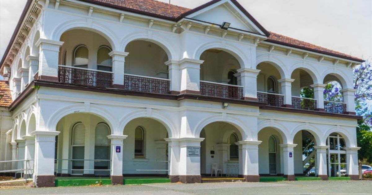 Government puts old Fremantle hospital on the market