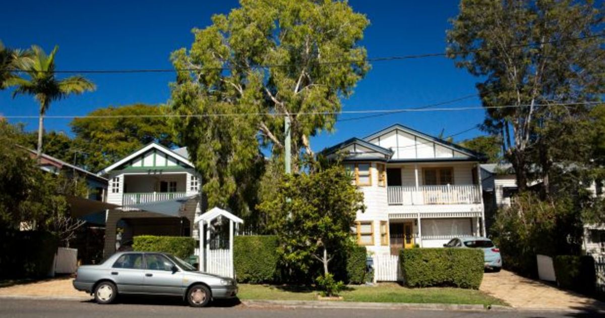 Brisbane house prices fall but still outperform Sydney and Melbourne