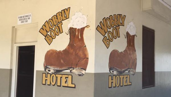Wobbly Boot Hotel lyrics: Stan Coster and John Williamson