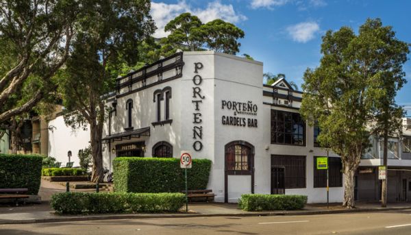 Chinese investors buy and sell $8.41m of foodie property at auction