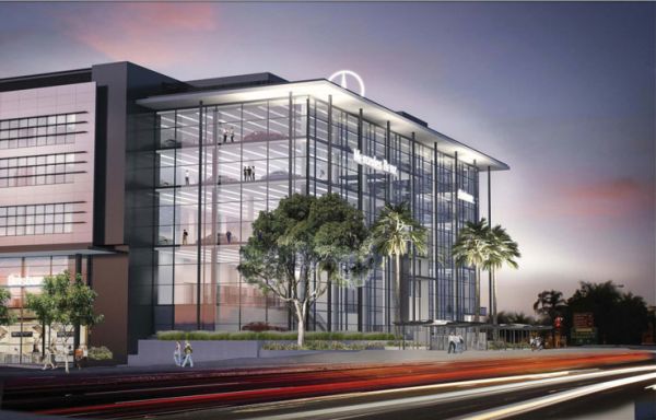Businesses given notice as Mercedes Benz moves on Brisbane waterfront
