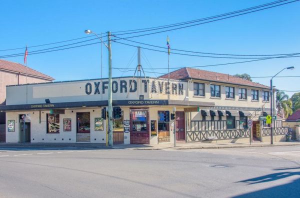 Sydney Watering Holes Oxford Tavern And Norfolk Hotel Seek New
