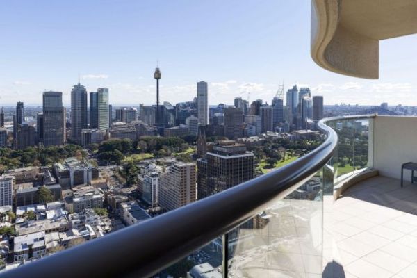 Apartment In Seidler S Horizon Building Darlinghurst Captures Apartment In Seidler S Horizon Building Darlinghurst Captures Dramatic Views
