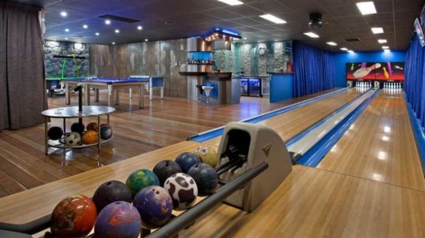 Homes With Bowling Alleys Strike The Market A Number Of Homes Have Indoor Cinemas And Entertainment Wings But Not Many Ten