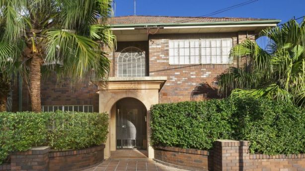 Art Deco Apartment Marrickville Art Center