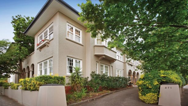 The New Eal Of Old Apartments Australian Dream Might This Property At 6 371 Dandenong Road Armadale Is A Top Floor Art
