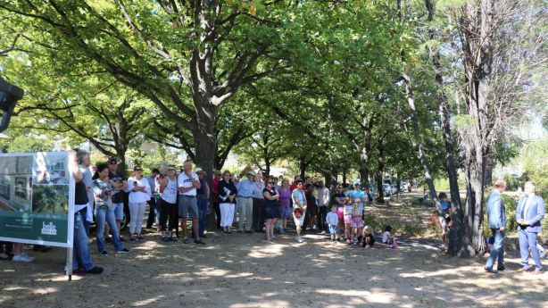 A large crowd gathered to watch the auction on the unseasonably warm April day in Canberra. Photo: Lucy Bladen