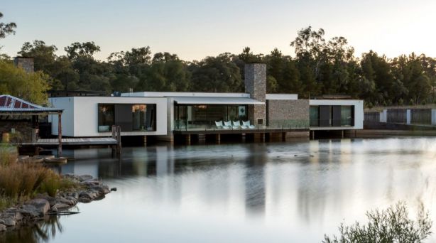 Swan House by Collins Caddaye Architects secured the top prize in the residential category. Photo: Stefan Postles