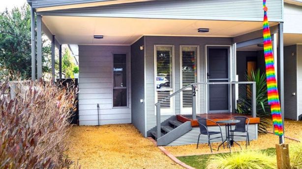 The Seagrass Villa in South Australia provides pet-friendly accommodation for couples. Photo: Homeaway.com.au