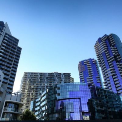 Property price crash more likely in Melbourne than Sydney, experts