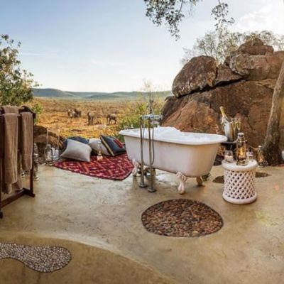Ten of the world's best outdoor bathrooms