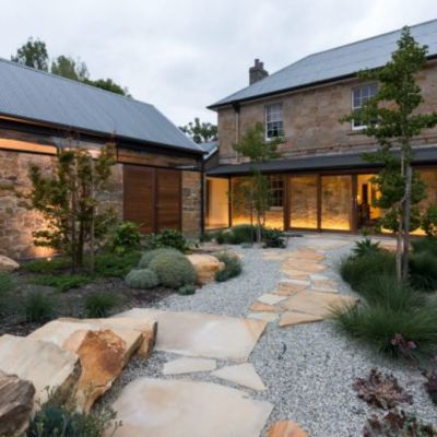 Tasmanian house from 1820s is updated for 21st-century living