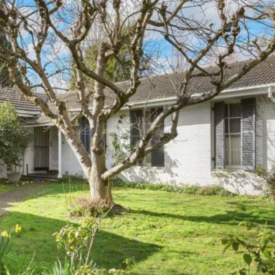 Knock-down Kew house smashes reserve by $1.7m