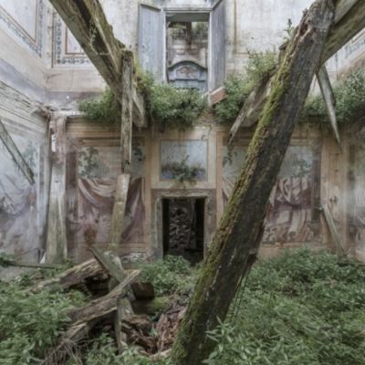 The abandoned mansions sitting empty in Europe