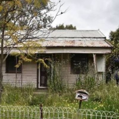 Is this Bendigo house a heritage gem or a derelict dive?