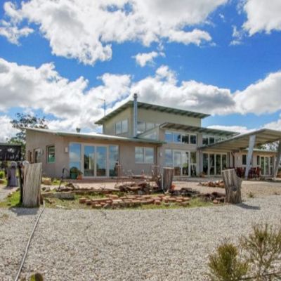 Beyond Sydney: Bush getaway in Goulburn could be the business