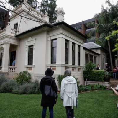 Historic Annandale home 'Oybin' sells at auction for $3.12 million
