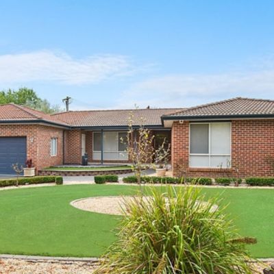 Auction watch: A suburb record among Super Saturday sales