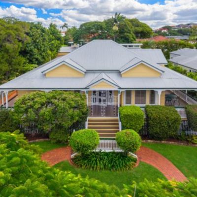 Former Governoru00a0Peter Arnison puts Ascot home on the market