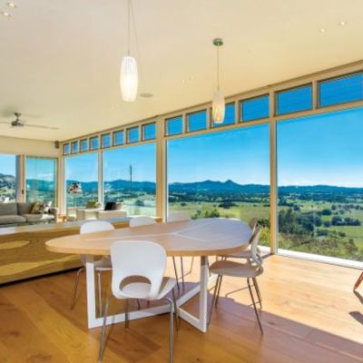Byron bay luring 'dream change' buyers