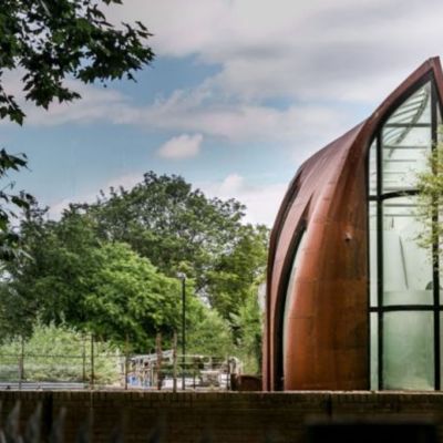 London house built around viaduct
