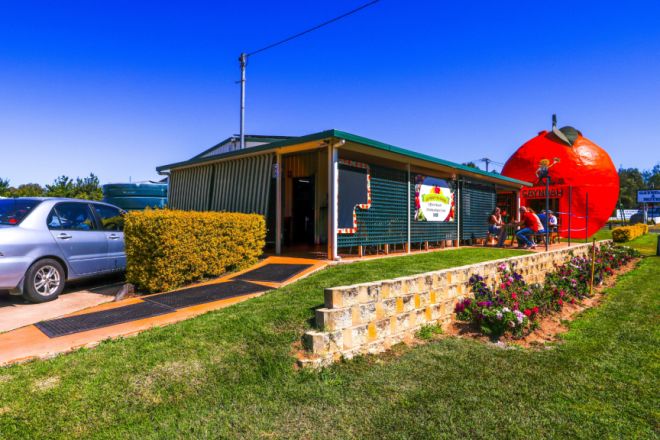 1 Mick Lutvey St, Gayndah QLD 4625