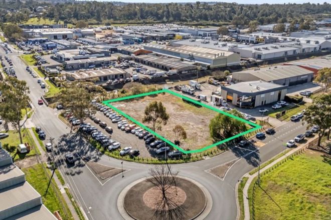 1 Watsford Road, Campbelltown NSW 2560