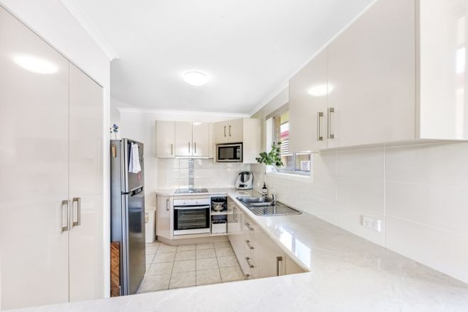 17 Glenelg Avenue, Mermaid Beach QLD 4218