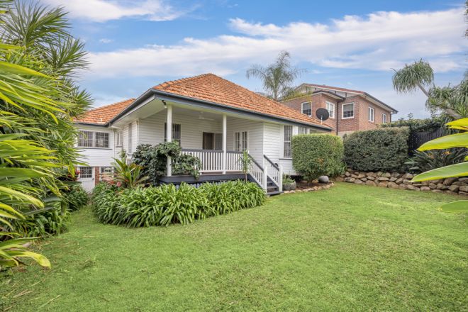 99 Crescent Road, Hamilton QLD 4007