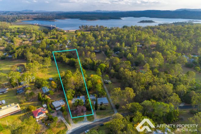 15 Whiteside Road, Whiteside QLD 4503