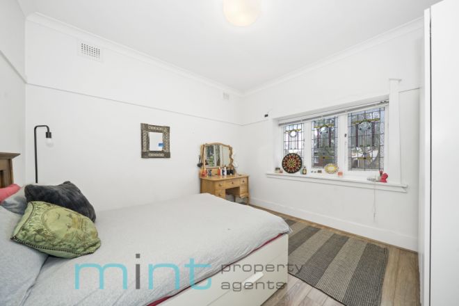 6 Malleny Street, Ashbury NSW 2193