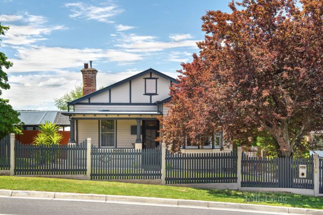 114 Sim Street, Black Hill VIC 3350