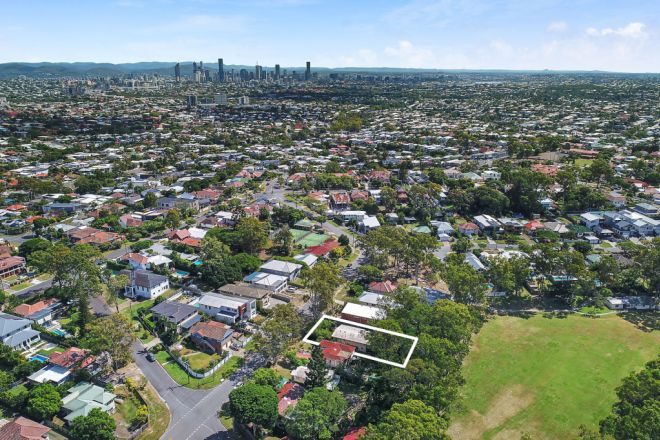 74 Canopus Street, Coorparoo QLD 4151