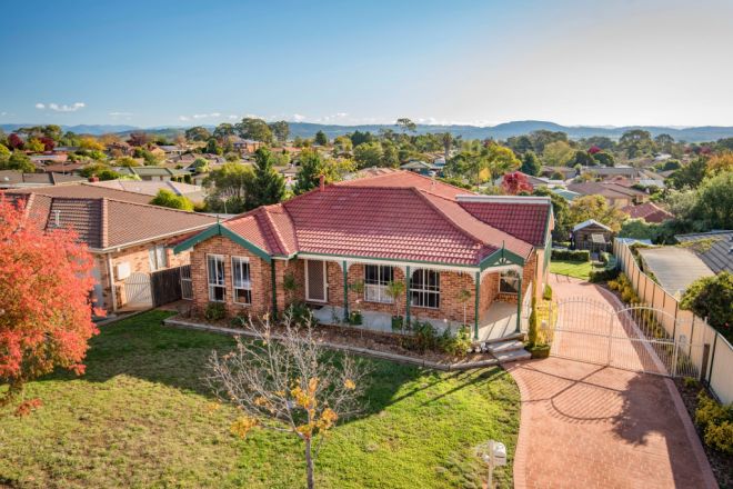 12 Wangara Crescent, Queanbeyan West NSW 2620