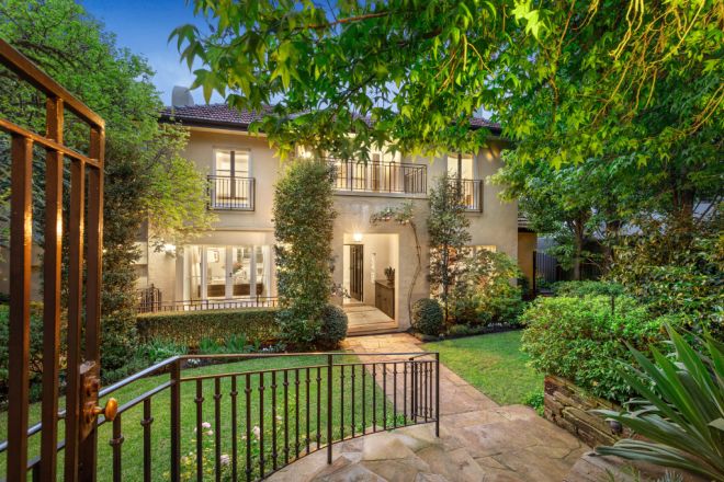 11 Montalto Avenue, Toorak VIC 3142