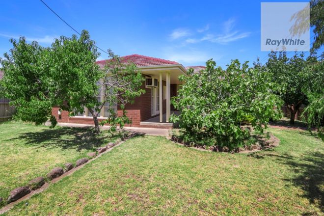 113 Taylor Drive, Gladstone Park VIC 3043