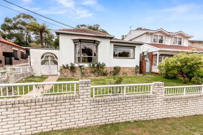 7 Finlays Ave, Earlwood NSW 2206