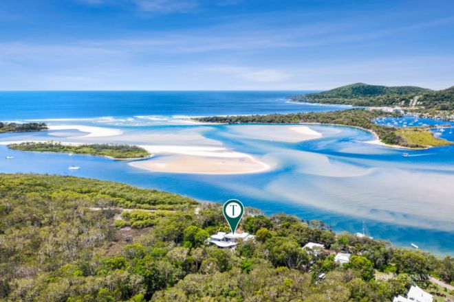 2 Frying Pan Track, Noosa North Shore QLD 4565