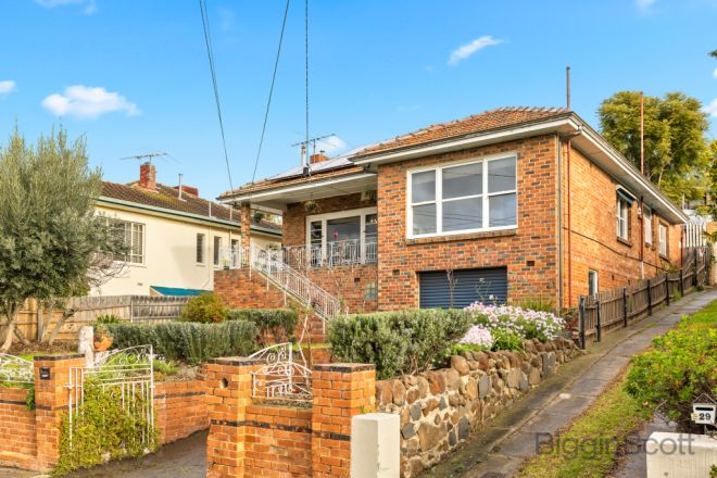 27 Hillside Crescent, Maribyrnong VIC 3032