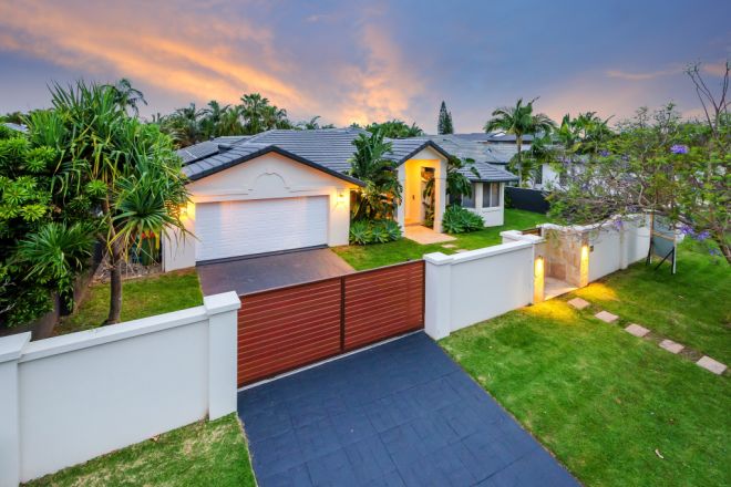 35 Charolais Crescent, Benowa Waters QLD 4217