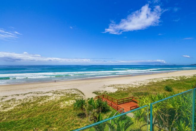 17 Hedges Avenue, Mermaid Beach QLD 4218