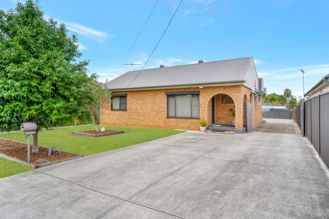 94 Chifley Street, Smithfield NSW 2164