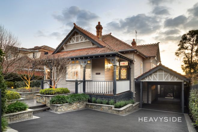 19 Logan Street, Canterbury VIC 3126