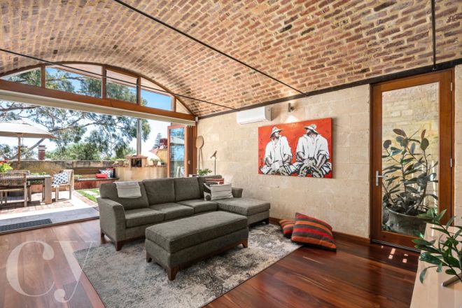 8 Ameling Rise, Fremantle WA 6160