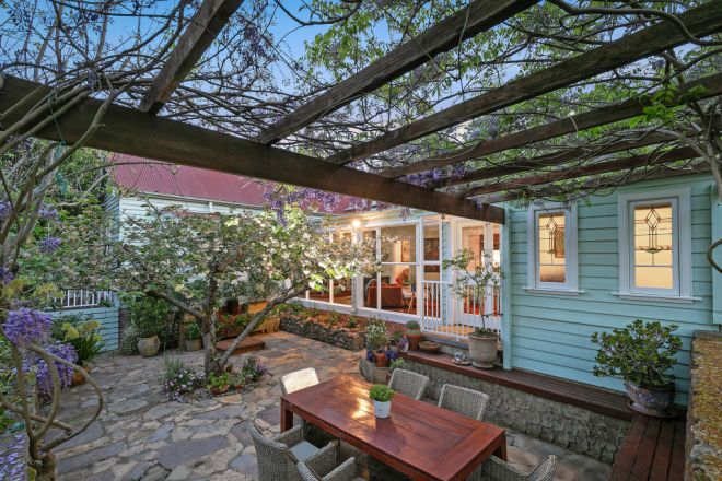 10-12 Langford Road, Wentworth Falls NSW 2782