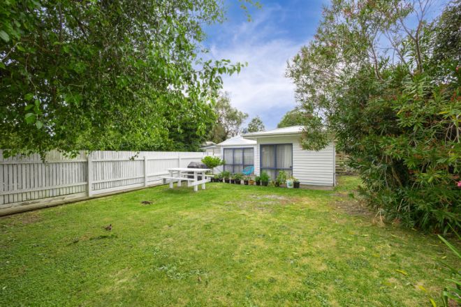 27 Hayes Avenue, Rosebud VIC 3939