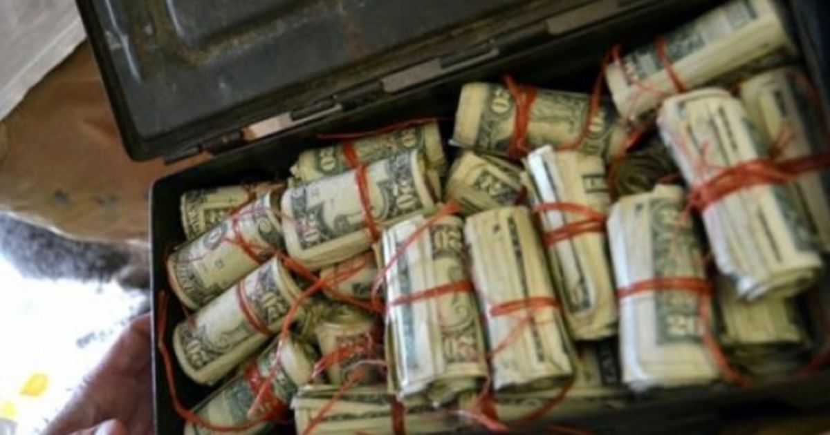 Finders Keepers People Who Have Found Stacks Of Cash Hidden In