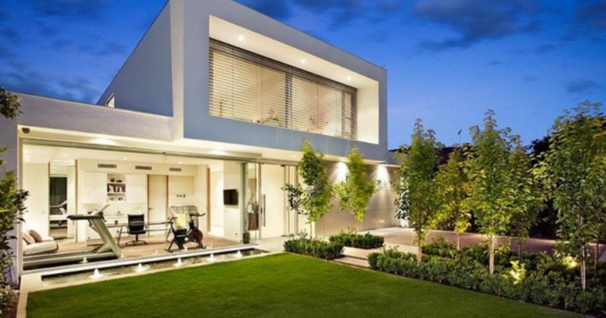 Bayside home sells 760,000 over reserve