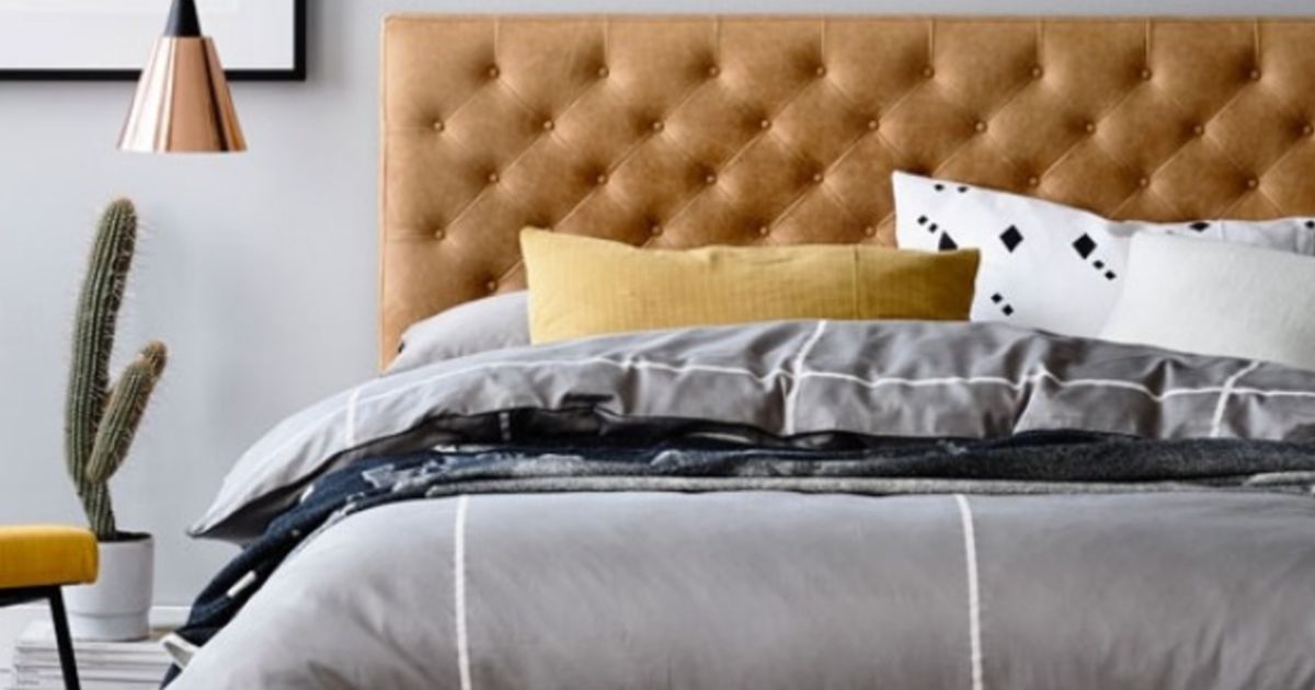 Five Elements That Make A Bedroom Romantic