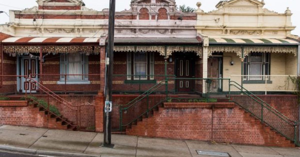 Victorian government auctions houses acquired for Regional Rail Link